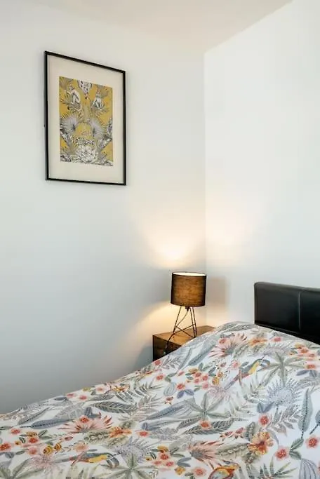 ברייטון Self Contained Two Room Studio Apartment, Own Entrance, Private Parking