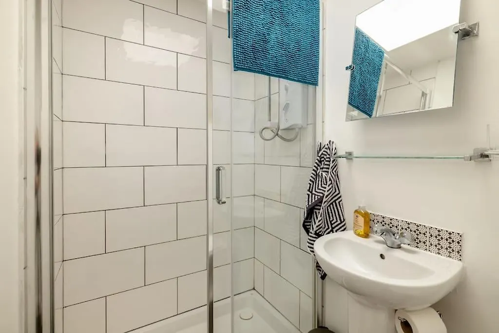 Apartment Self Contained Two Room Studio Apartment, Own Entrance, Private Parking Brighton United Kingdom